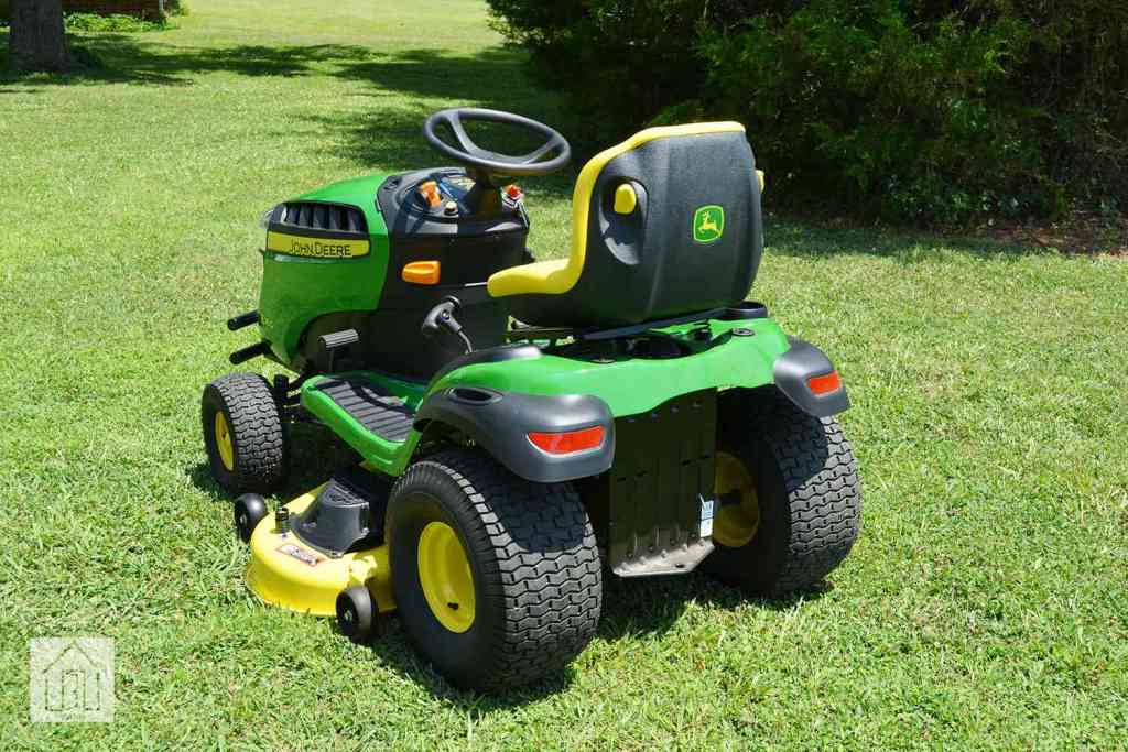 John Deere E160 Lawn Tractor Review