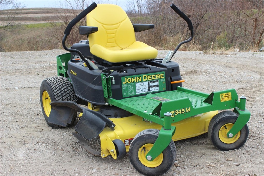 John Deere Z345M Zero-Turn Lawn Mower Review