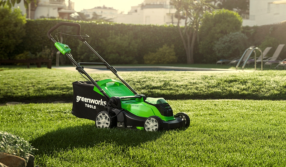 GreenWorks 2510802 Battery Lawn Mower Review