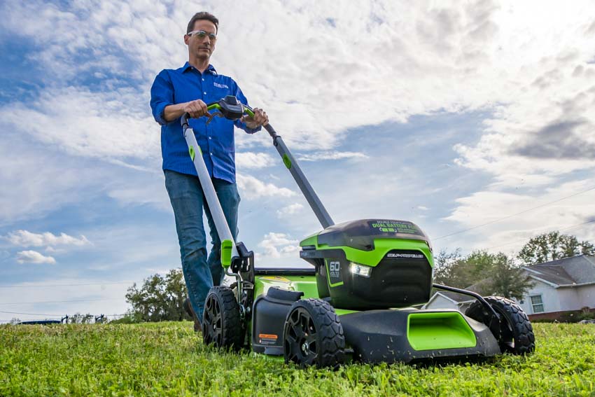 Greenworks MO80L410 self-propelled lawn mower