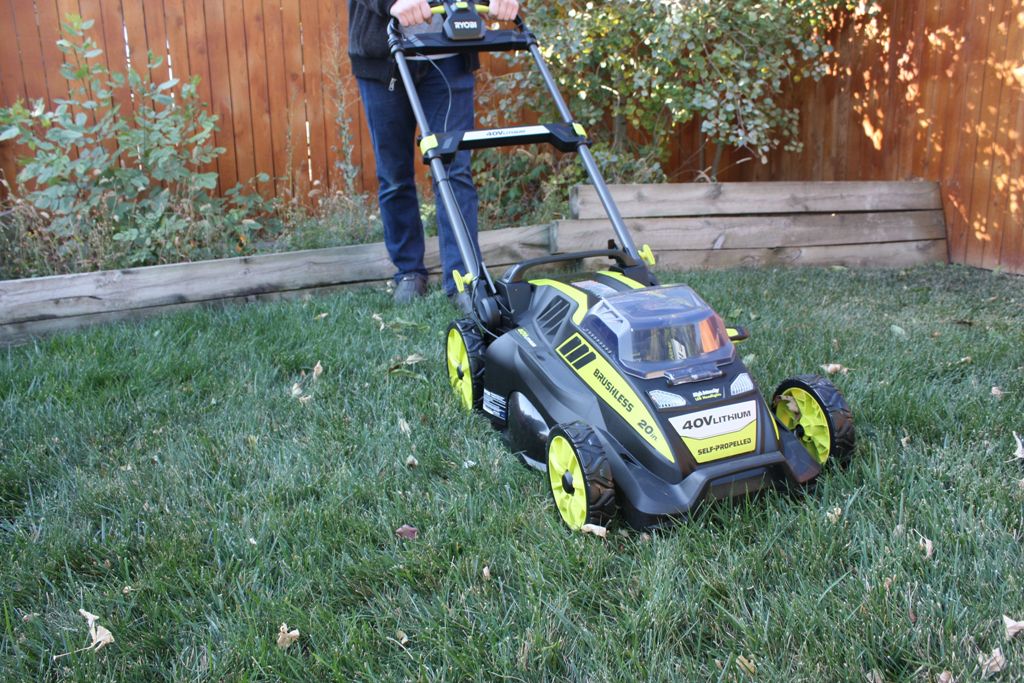 What to consider of a self-propelled lawn mower