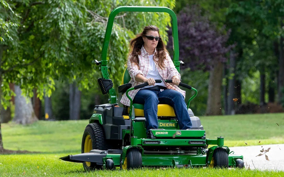 Zero-turn Lawn Mower
