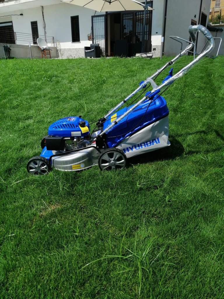 Hyundai 65470 Self-propelled lawnmower