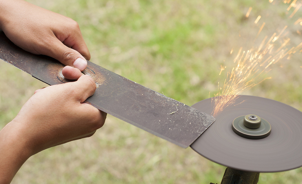 How to Sharpen a Lawn Mower Blade