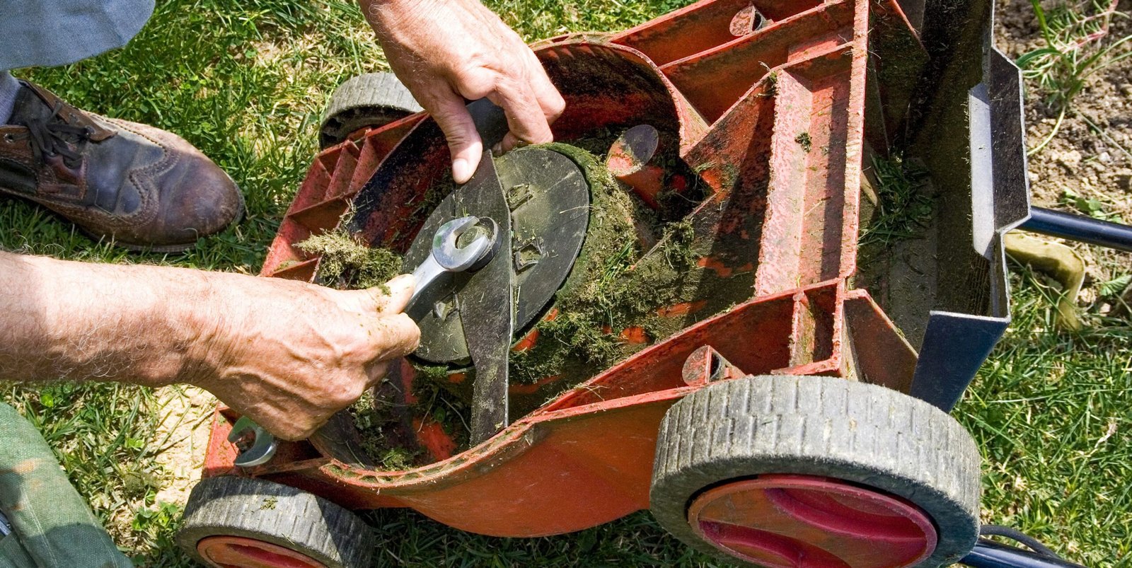 How to Clean and Maintain Lawn Mower Blades