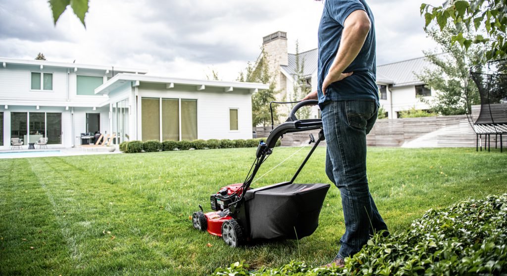 What is a Self-Propelled Mower and How Does it Work?